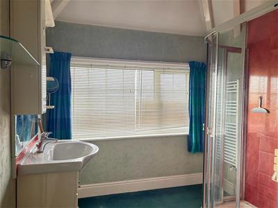 BATHROOM/W.C.